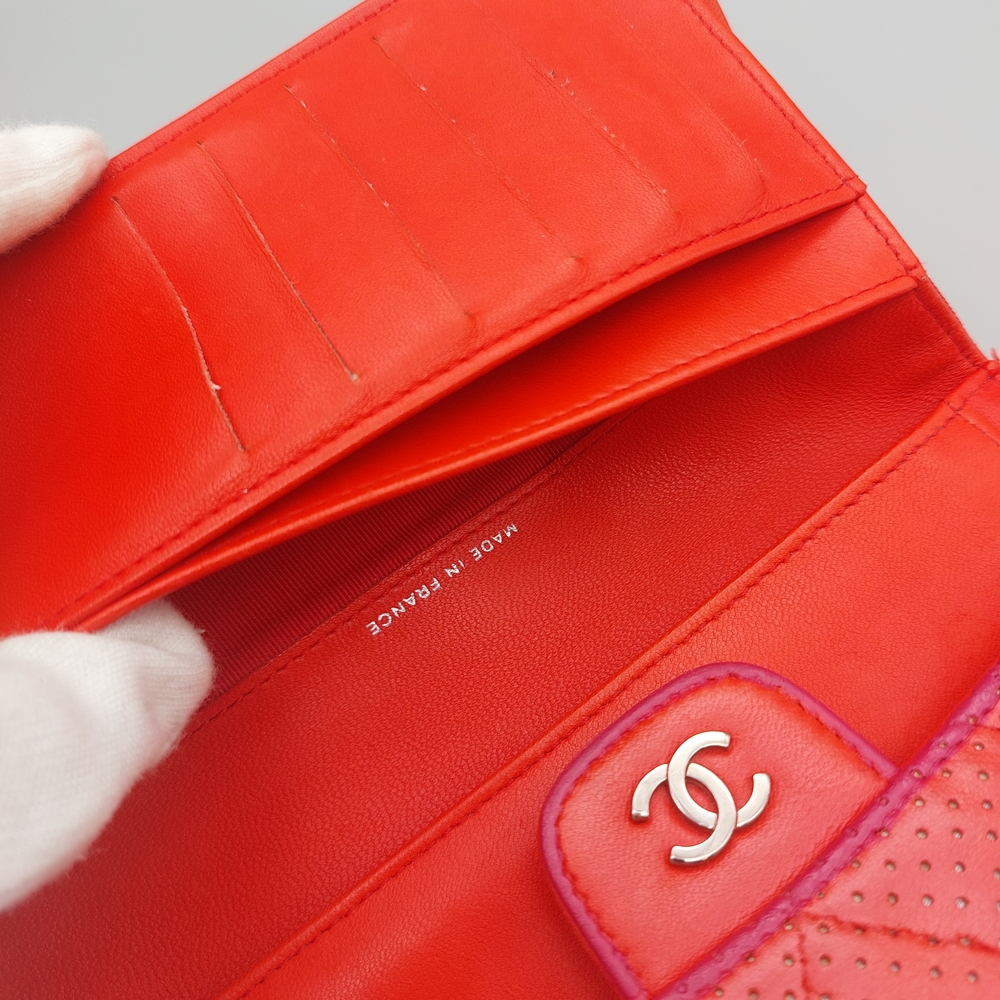 🌺Chanel Quilted Perforated Coral Red Leather Wallet/Clutch🌺 - Picture 5 of 16